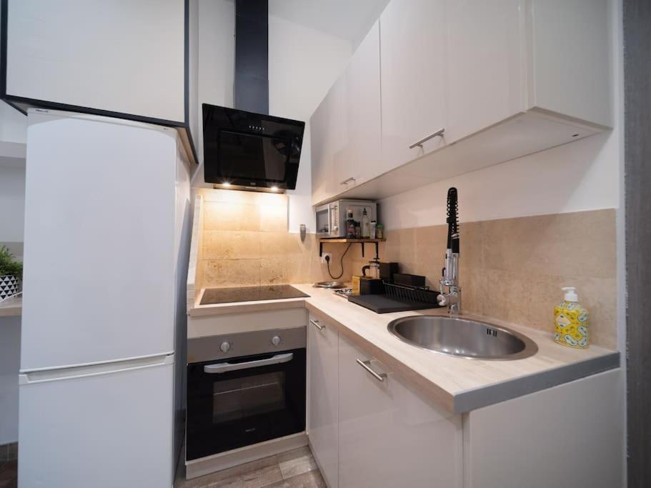 Appartement Tout Equipe 2 A 4 Couchages Au Coeur Du Vieux Port Marseille Exteriör bild
